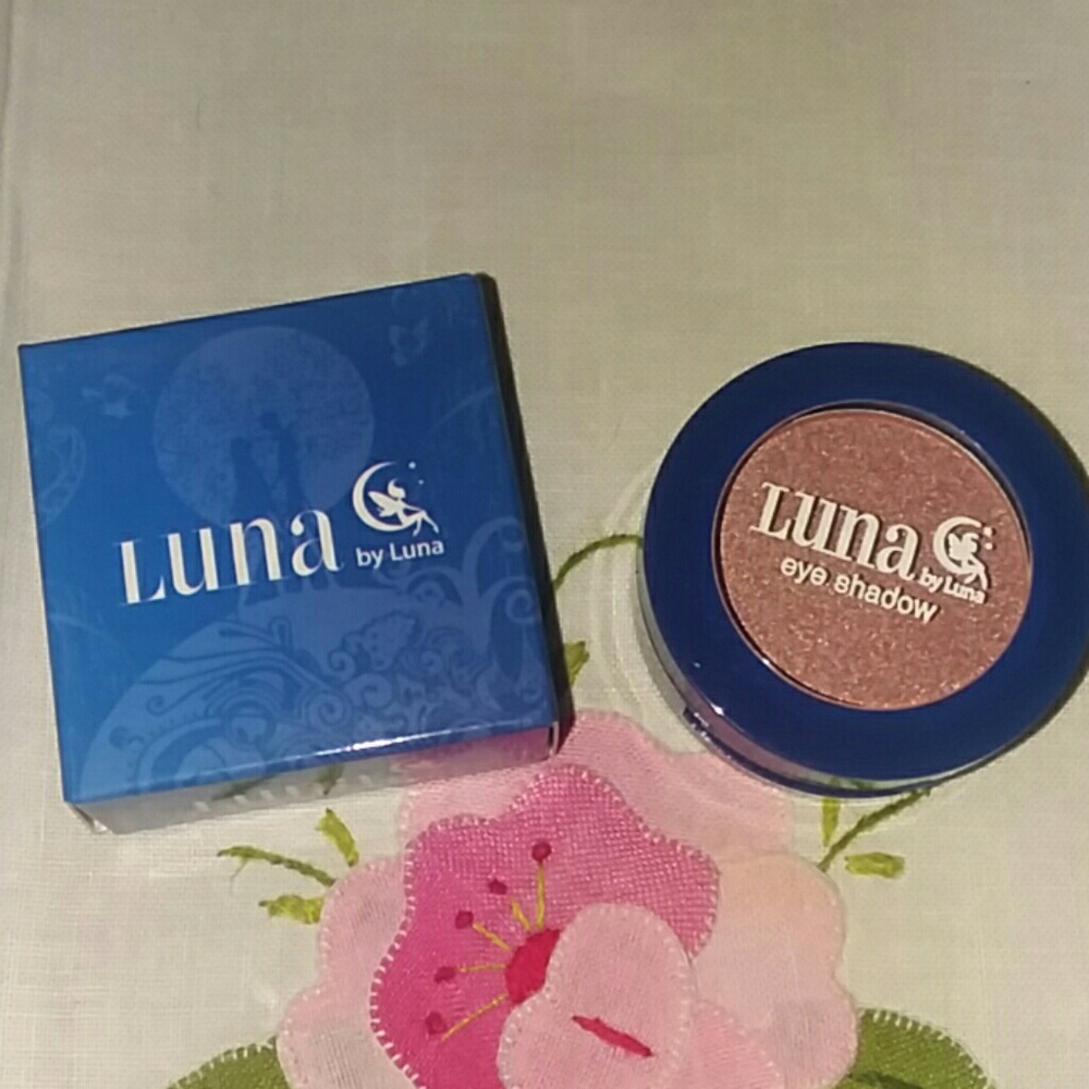 Luna eyeshadow Juliet